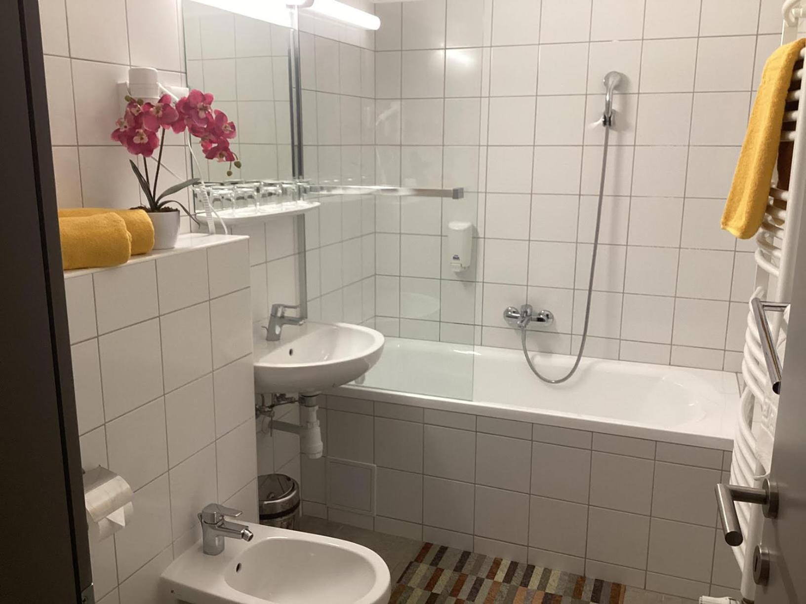 Svajci Lak Panzio Bed & Breakfast Nyíregyháza Eksteriør bilde