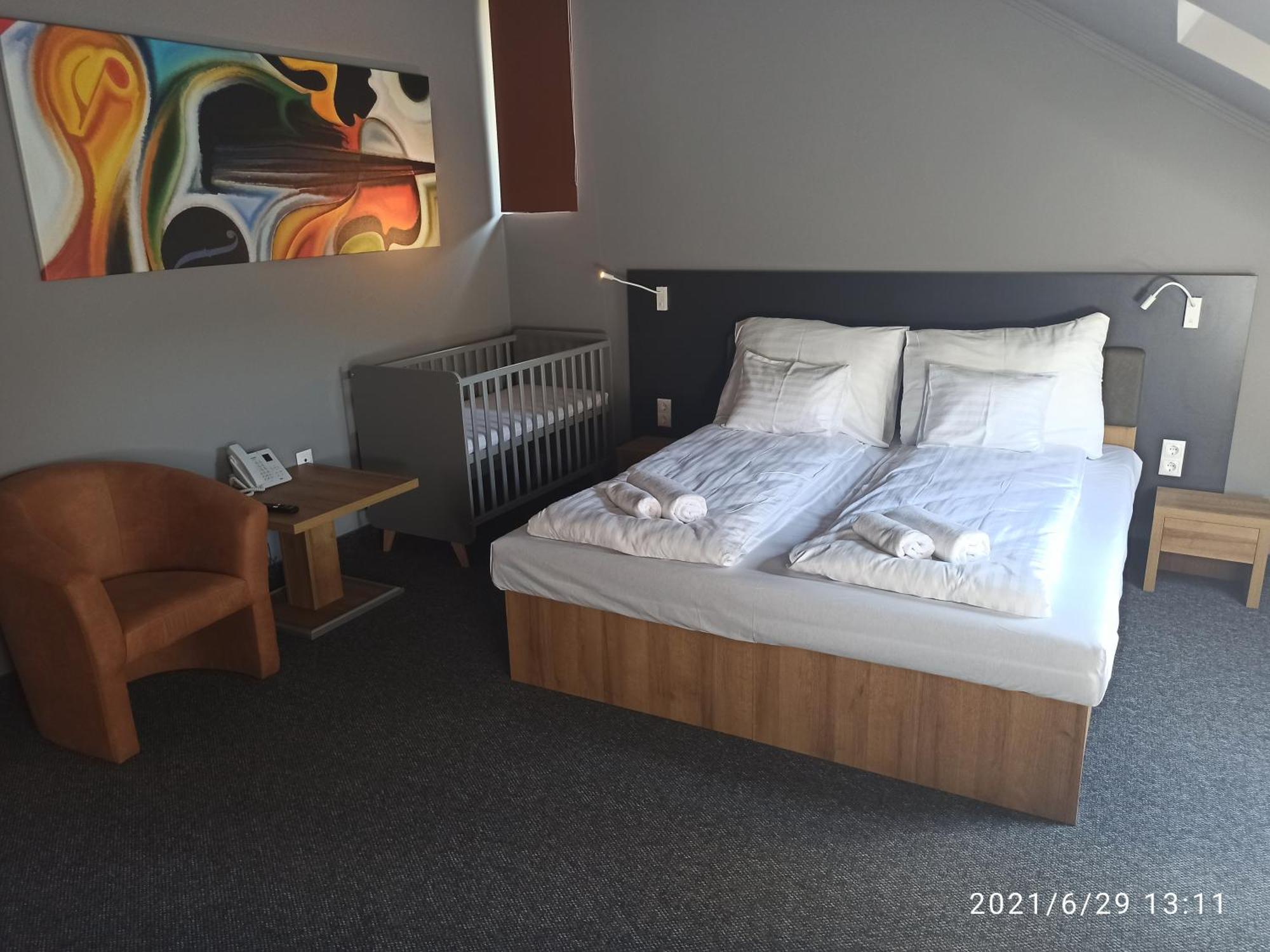 Svajci Lak Panzio Bed & Breakfast Nyíregyháza Eksteriør bilde