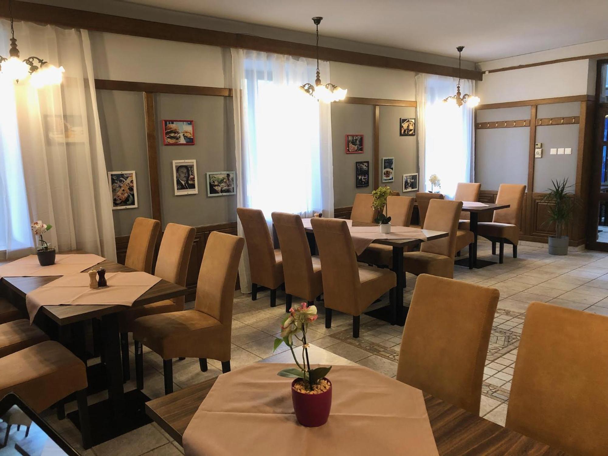 Svajci Lak Panzio Bed & Breakfast Nyíregyháza Eksteriør bilde