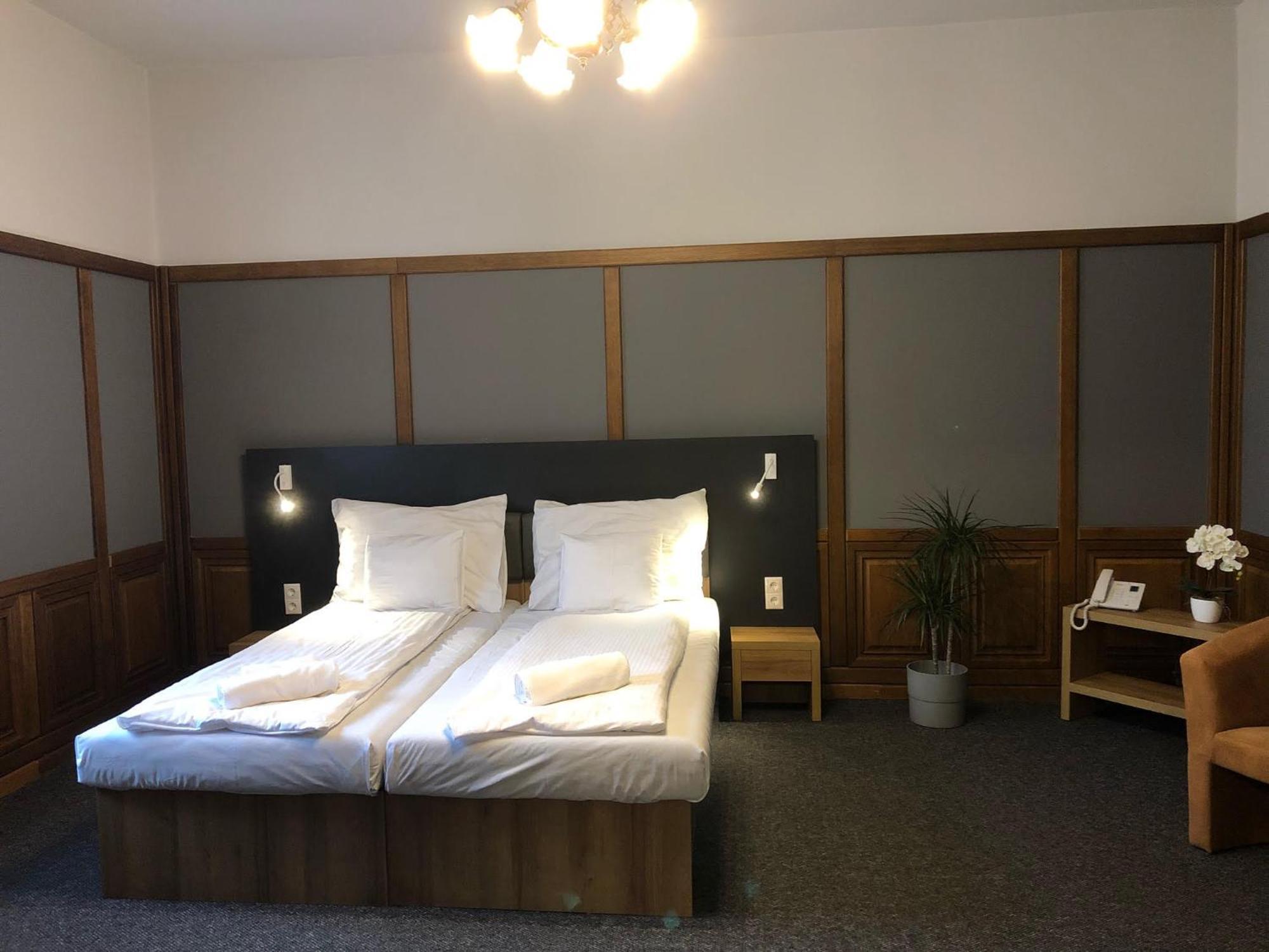 Svajci Lak Panzio Bed & Breakfast Nyíregyháza Eksteriør bilde